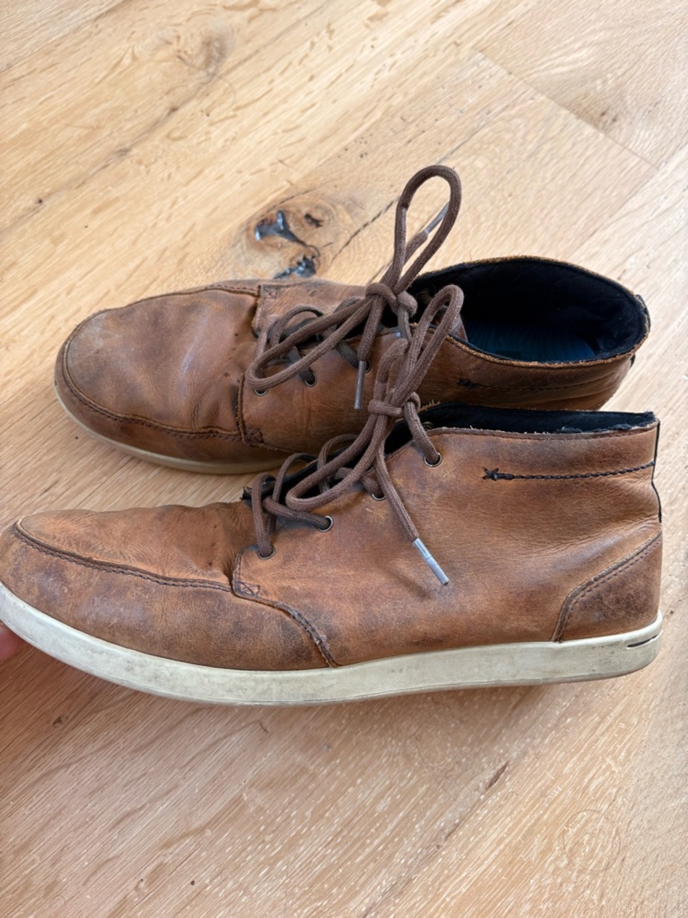 Reef Men's Brown Leather Casual Chukka Sneakers